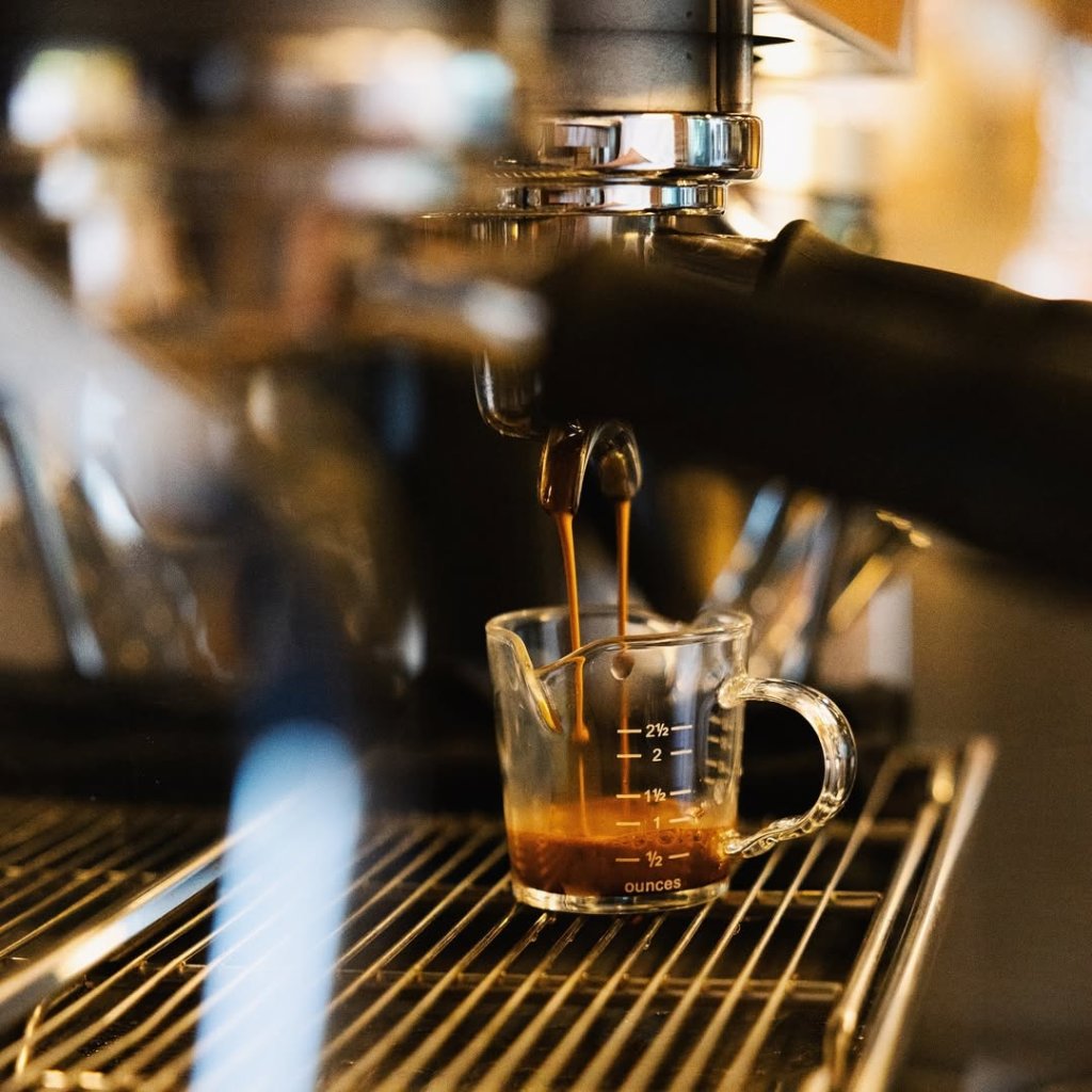 Si lo tuyo son los conceptos únicos El bambis café te encantará.