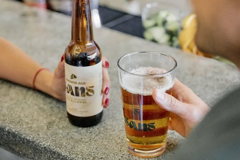 Si amas los mocktails, esta es la cerveza sin alcohol, y artesanal, para ti. Foto: Cortesía