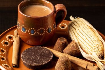 El atole tiene raíces profundamente arraigadas en la época prehispánica.