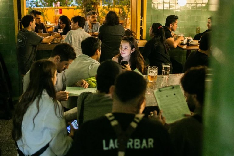 Echarse una cerveza en la CDMX es más que solo beber.