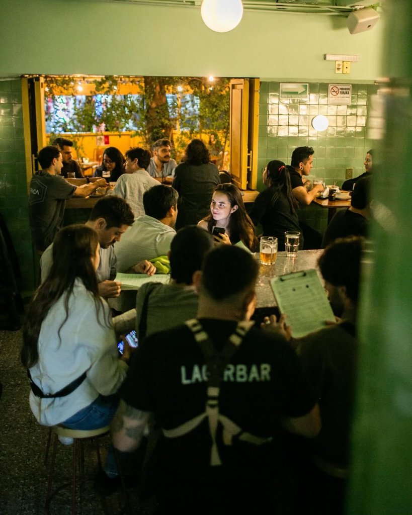 Echarse una cerveza en la CDMX es más que solo beber.