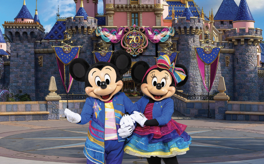 Y no podía faltar un homenaje al creador de todo: la Walt Disney Nostalgia Collection.